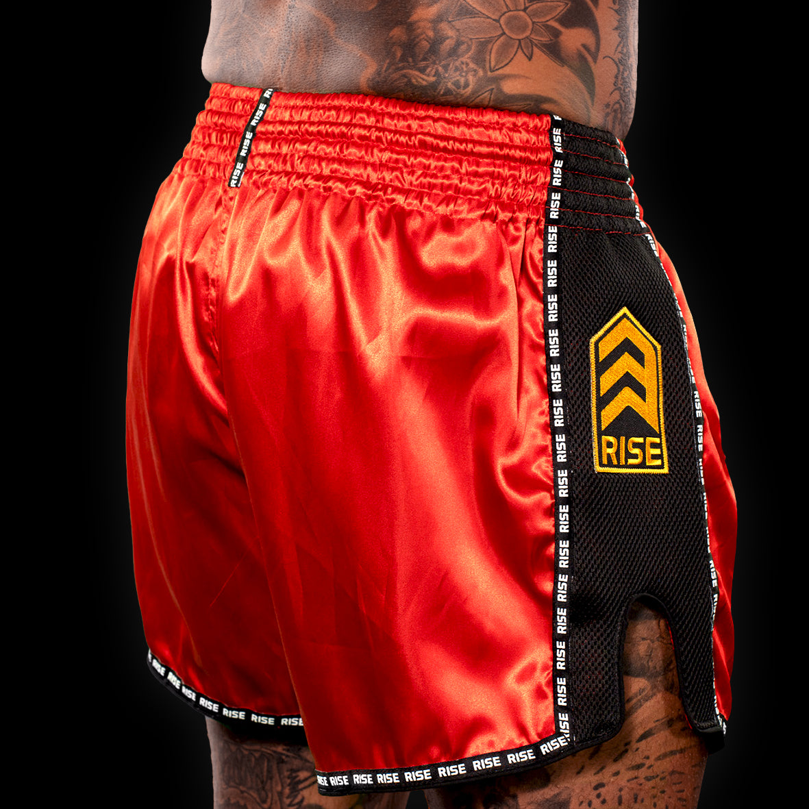 RISE MUAY THAI SHORTS SATIN (RED/BLACK)