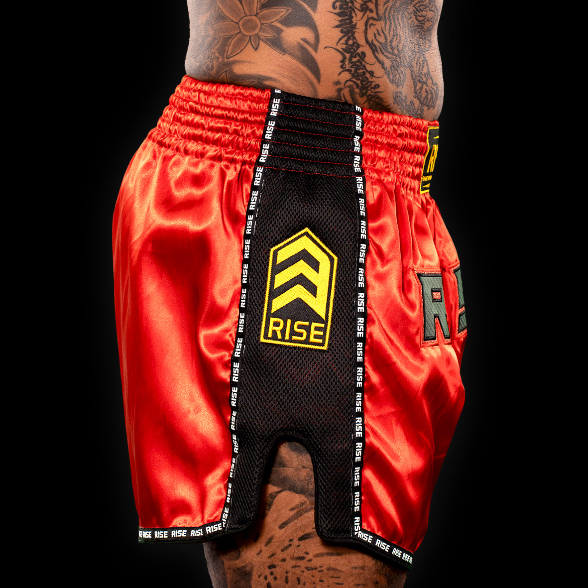 RISE MUAY THAI SHORTS SATIN (RED/BLACK)