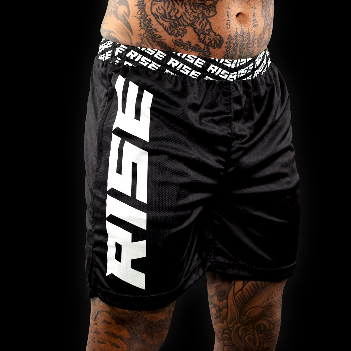 RISE ZIPPER TRAINING SHORTS (BLACK)